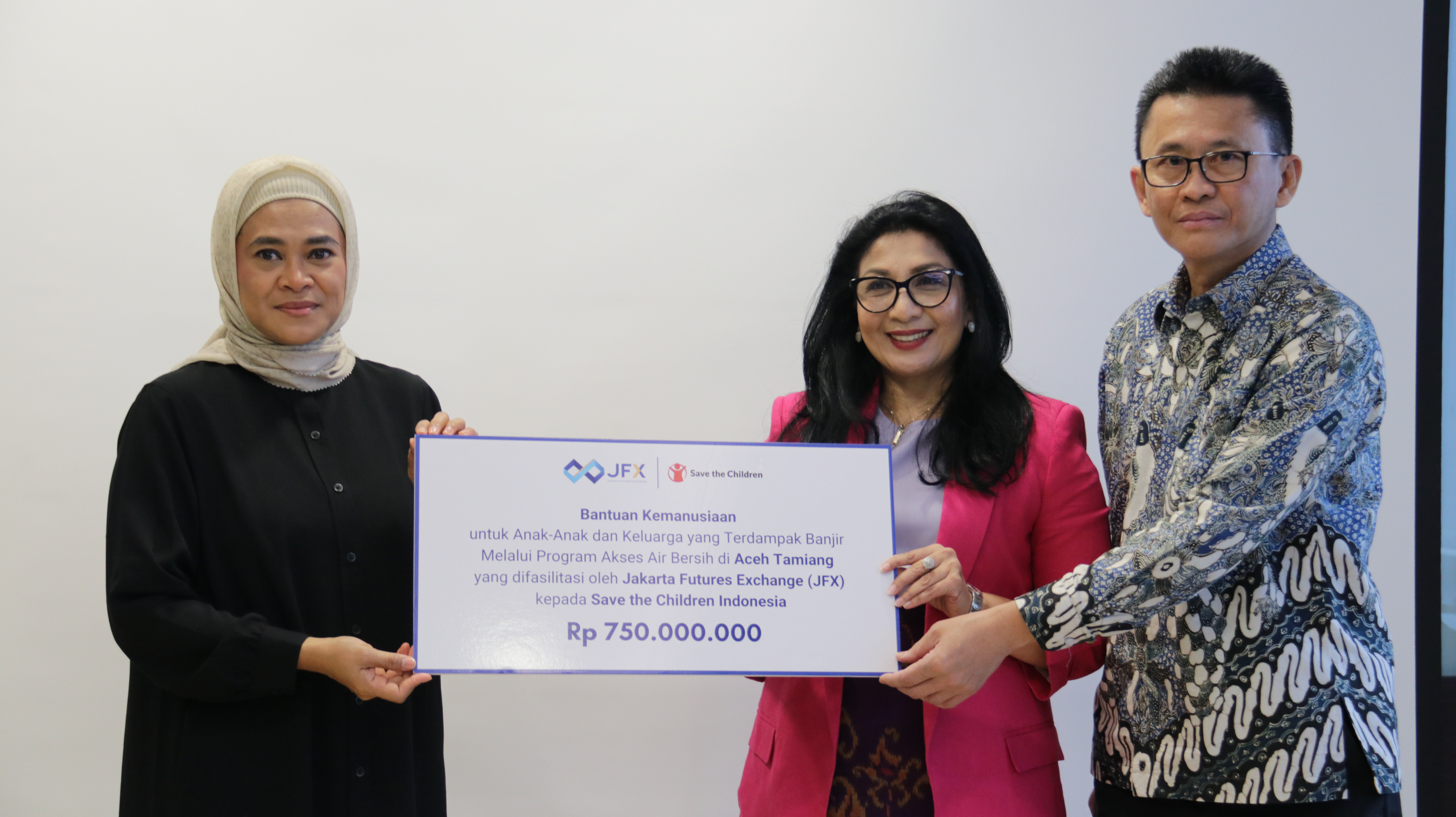 JFX Drives Commodity Futures Industry Collaboration, Distributes IDR 750 Million for Clean Water Access Program in Aceh Tamiang